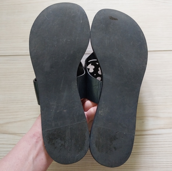 Tory Burch Zoey Cutout Thong Sandals - Picture 9 of 9